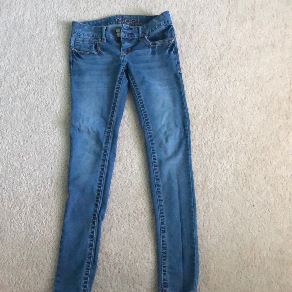 light wash low rise skinny jeans